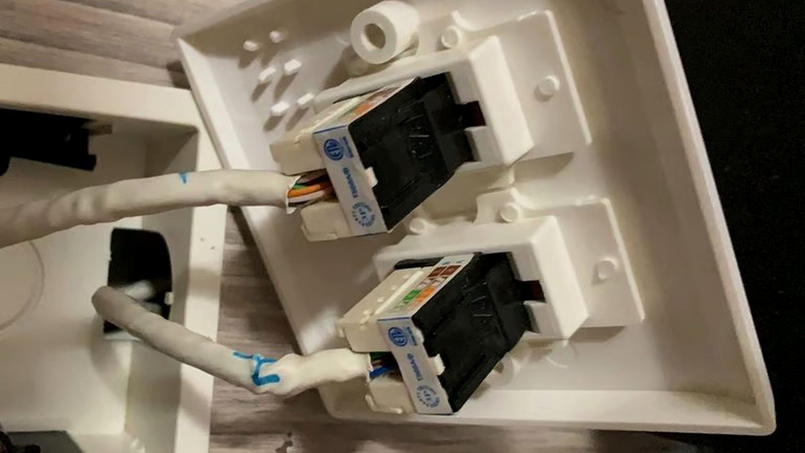 Neatly installed wall socket modules